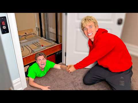 Видео: Мой БРАТ ЗАСТРЯЛ В ЛИФТЕ!