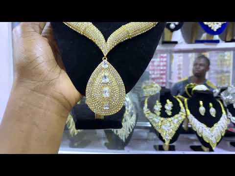 Видео: ОБНОВЛЕНИЕ ПО КРУПНЕЙШЕМУ РЫНКУ ЮВЕЛИРНЫХ ИЗДЕЛИЙ В НИГЕРИИ | ГДЕ КУПИТЬ ОРИГИНАЛЬНОЕ ЗОЛОТО | СЕ...
