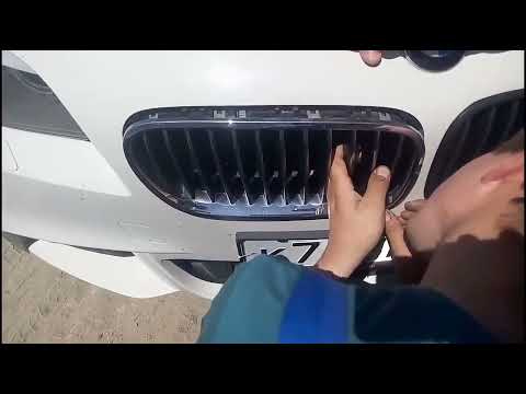 Видео: Снятие и установка решеток радиатора BMW F10