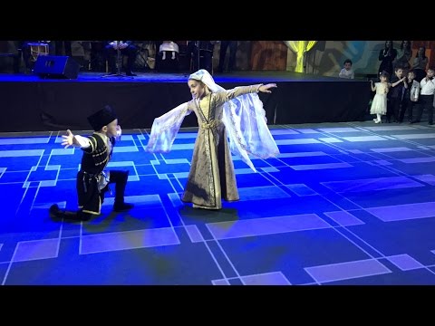 Видео: Детская лезгинка - парный танец
