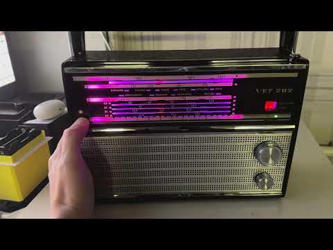Видео: Модернизированная RGB подсветка в приемники VEF-201 - VEF-206