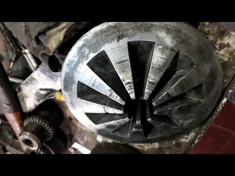 Видео: Полная реставрация редкого сверлильного станка с вариатором