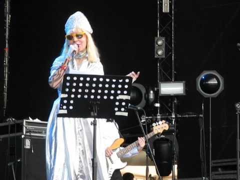 Видео: Жанна Агузарова - Прогулка (13.07.13)