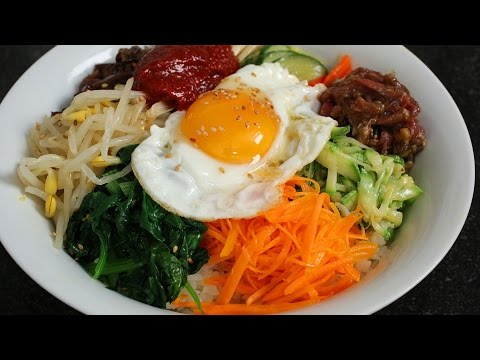 Видео: Пибимбап (비빔밥) и Тольсот-пибимбап (돌솥비빔밥)