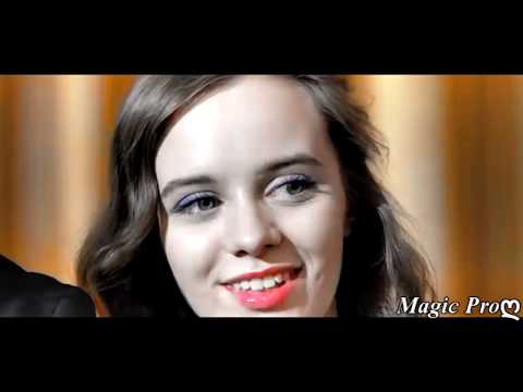 Видео: Разрывается между двумя девушками/Torn between two girls