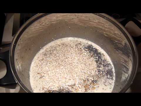 Видео: Замесване на хляб от квас 1