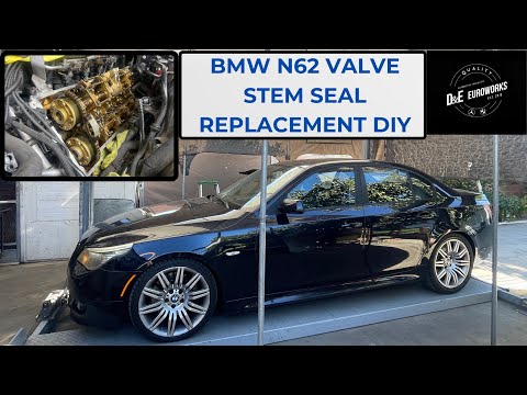 Видео: Требуется хирургическая точность. Замена маслосъемного колпачка 2008 E60 BMW 550i N62 с использов...