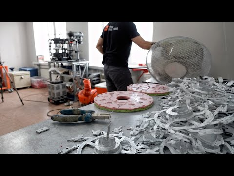 Видео: Отлил 1800 значков за 3 часа. Литье набирает обороты!