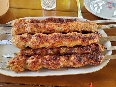 Видео: Люля-кебаб. Секрет фарша, который держится на шампуре