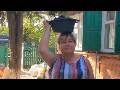 Видео: Купила дом Кубанец. Как я там живу. Приехал сын с невесткой, из Тюмени. Про кровати и не только.