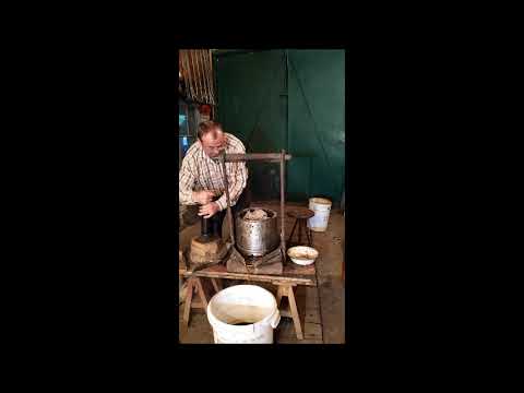 Видео: Воскопрес "Максимум" в роботі