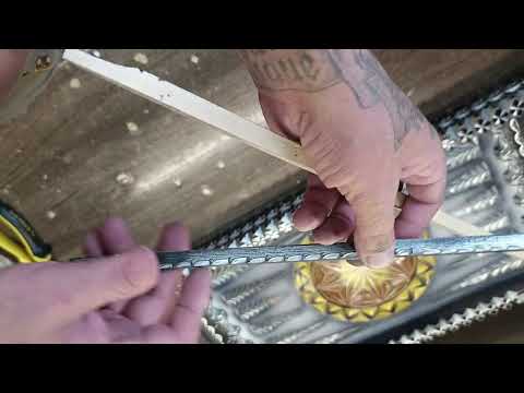 Видео: Как зафиксировать стекло на игровом поле нард. Мастер класс. Ручная резьба по дереву 