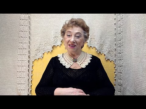 Видео: Воротничок с фестонами. Мастер-класс по вязанию крючком от О. С. Литвиной.