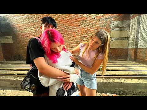Видео: КАМИЛЕ ПЛОХО !!!ЧТО С НЕЙ ДЕЛАТЬ?!МАКСИМ В ШОКЕ !!!