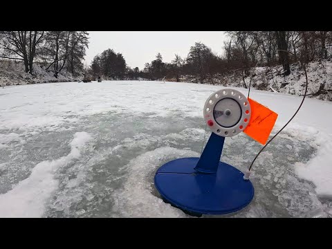Видео: ПЕРВЫЙ ЛЕД 2024 - 25! ПЕРВЫЕ ТРОФЕИ!! РЫБАЛКА НА ЖЕРЛИЦЫ В ДЕКАБРЕ | ЩУКА МАМКА КЛЮНУЛА, Я В ШОКЕ!!