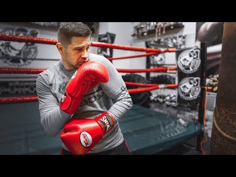 Видео: Как расслаблять плечи для сильного удара