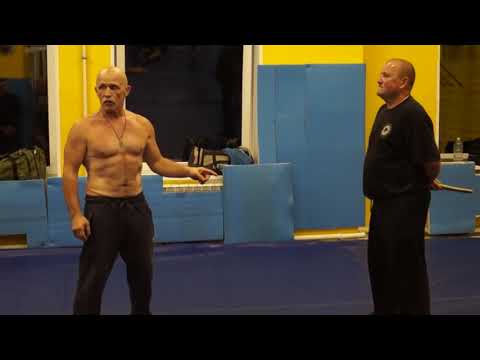 Видео: От удара ножом снизу (вариант)