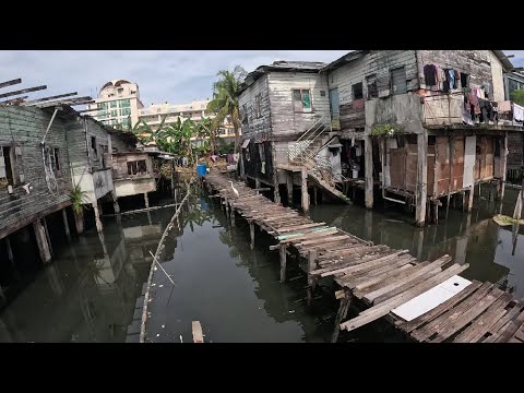 Видео: Кота-Кинабалу: трущобы на воде, отказ в визе Брунея и нищета Борнео, Малайзия! [11]