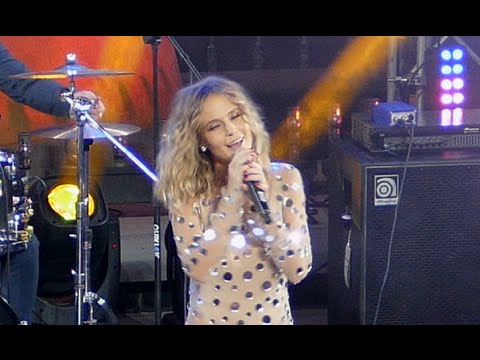 Видео: Глюк'oZa  - Зачем - live - Партийная зона 31.01.2016 МузТВ ТРК Вегас