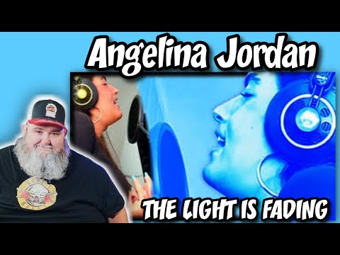 Видео: НОВЫЙ АЛЬБОМ АНДЖЕЛИНЫ: ПЕРВОЕ ПРОСЛУШИВАНИЕ! Анджелина Джордан — The Light is Fading | Реакция B...
