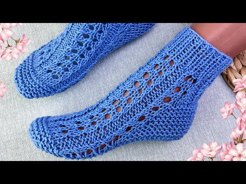 Видео: Носочки- следки спицами. Простая модель следков. Подробный МК