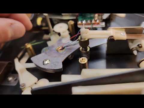 Видео: Нормальные проигрыватели виниловых пластинок Technics SL-1300MK2 и Pioneer PL-A500S