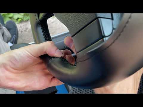 Видео: Установка оплетки на руль Volkswagen Golf