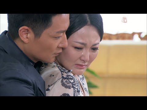 Видео: Спустя пятнадцать лет после развода муж умолял о примирении, но бывшая жена оттолкнула его.