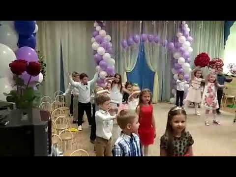 Видео: Песенка на утреннике в детском саду