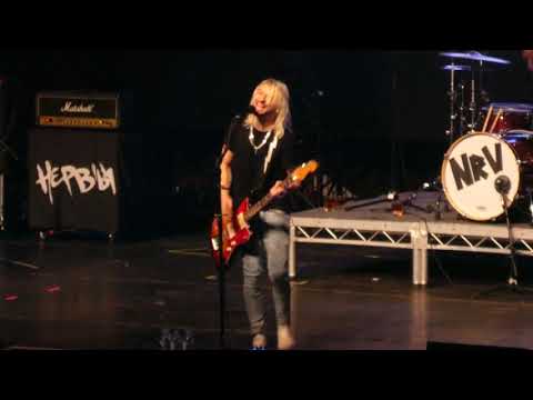 Видео: Нервы - Глупая (А2, СПб 05.04.2019)