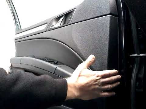 Видео: Как снять обшивку карту передней двери SKODA SUPERB(2011)demontaz boczka drzwi przod/door panel remo