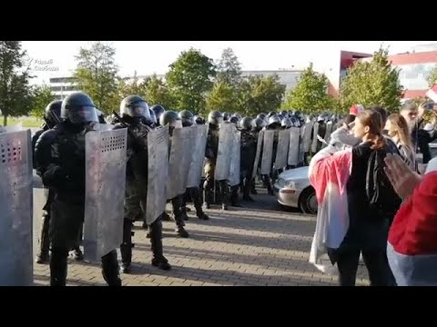 Видео: "Нельзя жить в концлагере". Пятый воскресный марш в Минске