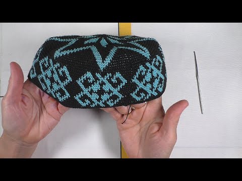 Видео: Летняя мужская шапка жаккард крючком