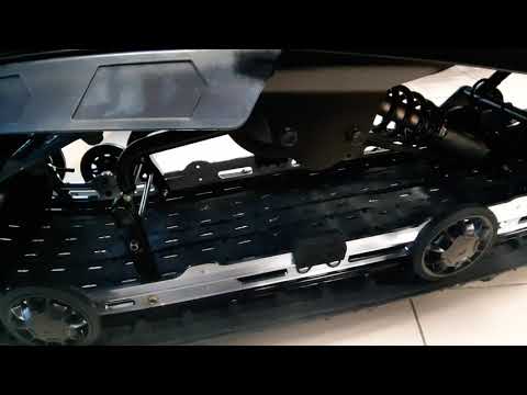 Видео: Про подвеску EASYRIDE,  лыжи BLADE DS+ и вариатор Drive.  Снегоходы BRP LYNX 2021 модельного года.