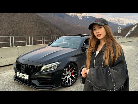 Видео: ДЕВУШКА УЧИТСЯ ДРИФТИТЬ НА С63 ПО СОЧИ