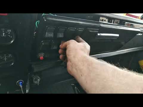 Видео: Установка гидрораспределителя прицепа на КамАЗ 5511 самосвал