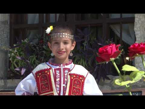 Видео: Натали Дерелиева- Цъфнало цвеке шарено