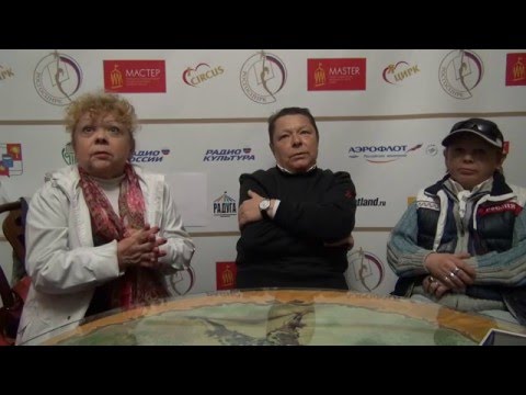 Видео: В гостях у Арт-клуба коллектив "Сияние маленьких звезд".