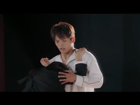 Видео: Мое сердце бьется так быстро, когда я вижу ее.