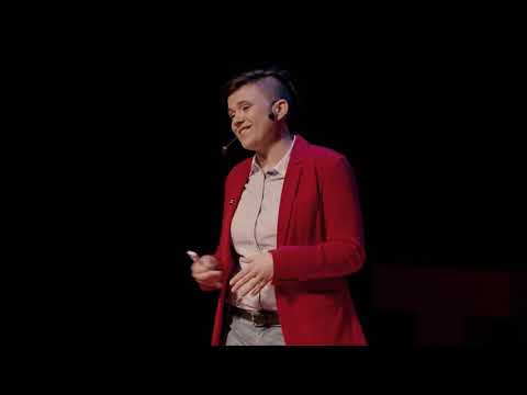 Видео: Смелостта да бъдеш | Деница Любенова | TEDxVitosha