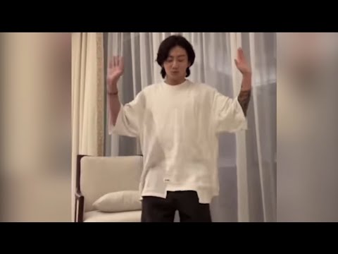 Видео: Чонгук пробрался в BLACKPINK HOUSE [смешная озвучка]