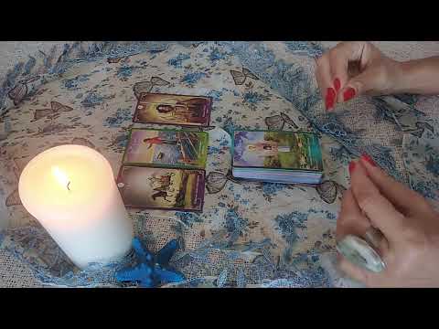 Видео: Някой те обича тихо... ❤️Нежното докосване на една болезнена любов 💫💔