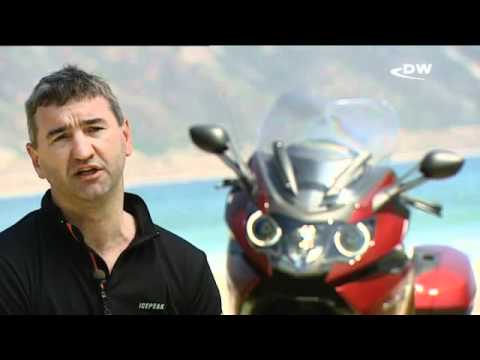 Видео: Эксклюзивные мотоциклы от BMW: K 1600 GT и GTL