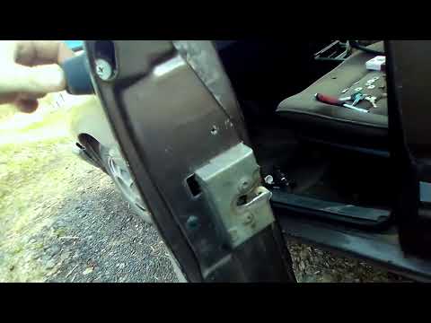 Видео: Ручка  от  Chevrolet  Niva на Audi 100C 3 до рестайл