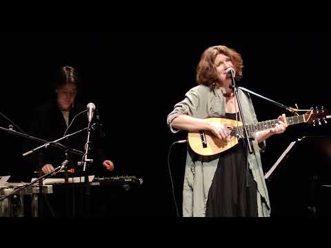 Видео: Елена Фролова и Кристина Дзейтова - "Человеку нужен дом" ст. Анны Матасовой муз. Елены Фроловой