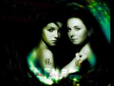 Видео: ✣ t.A.T.u. - Бегите За Нами [Remix220 VS MZ's Electronic Mix] ✣