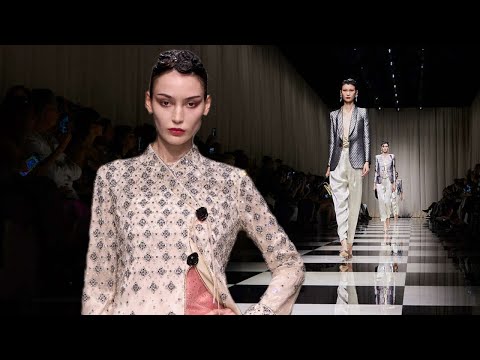 Видео: Armani Prive мода Осень Зима 2023/2024 Haute Couture в Париже  | Одежда и аксессуары