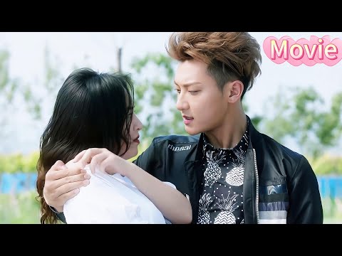 Видео: 💔 Герой спасает красавицу после ссоры! 💥 Звезда в ярости спасает! Ассистентку домогались 😡🔥