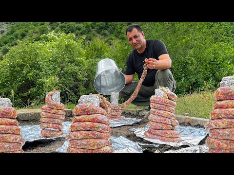 Видео: Домашние сочные Колбаски приготовленные под ведрами в деревне