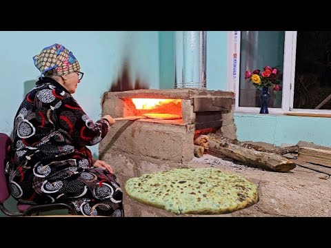 Видео: Построили Печку Для Выпечки и Приготовили Первые Блюда